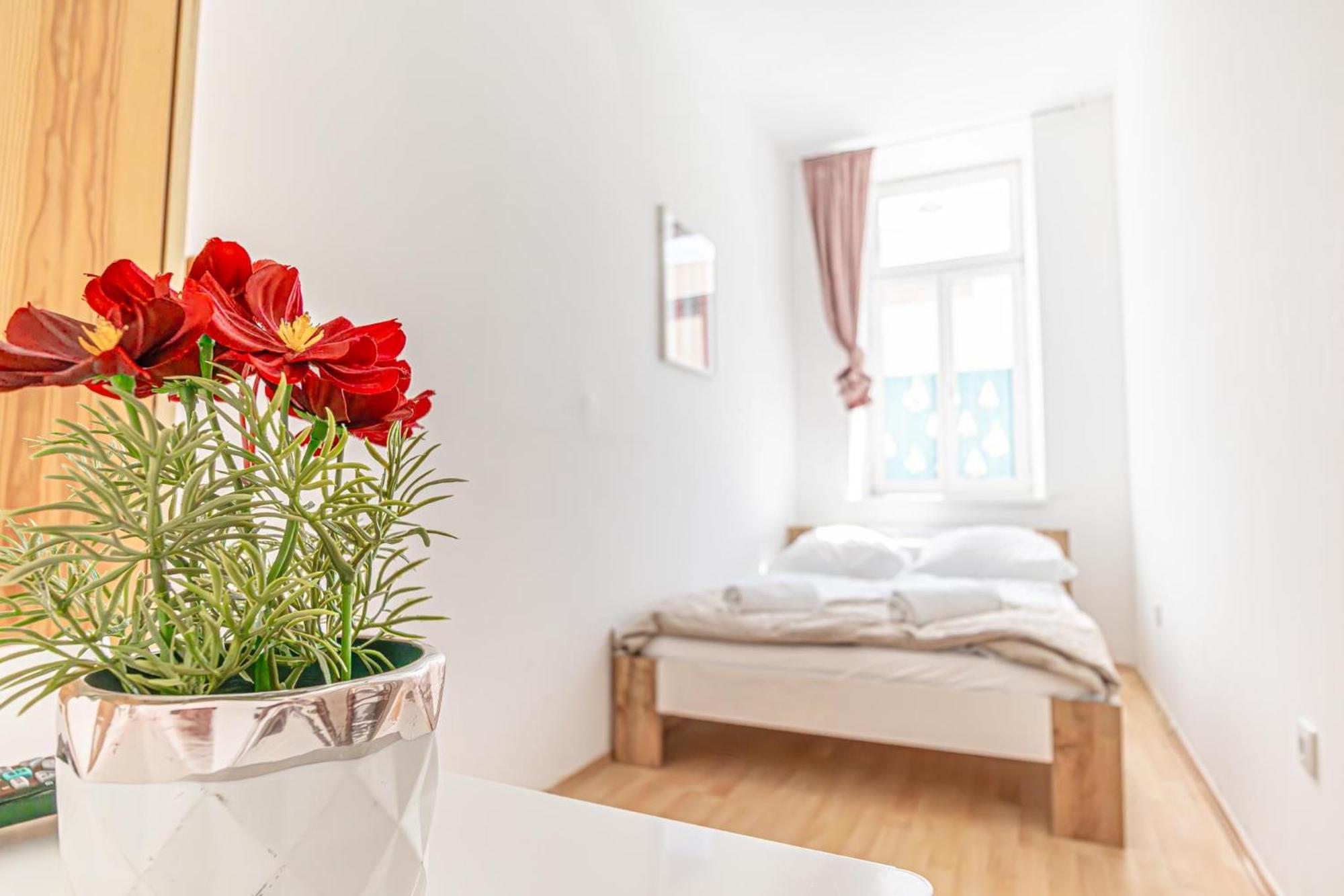 Loevly Shared 6Br With Garden Near Danube & Millenium City فيينا المظهر الخارجي الصورة